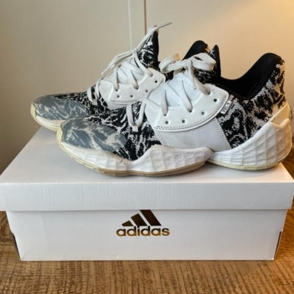 Harden Vol. 4J Men's Sneakers - Picture 3 of 6